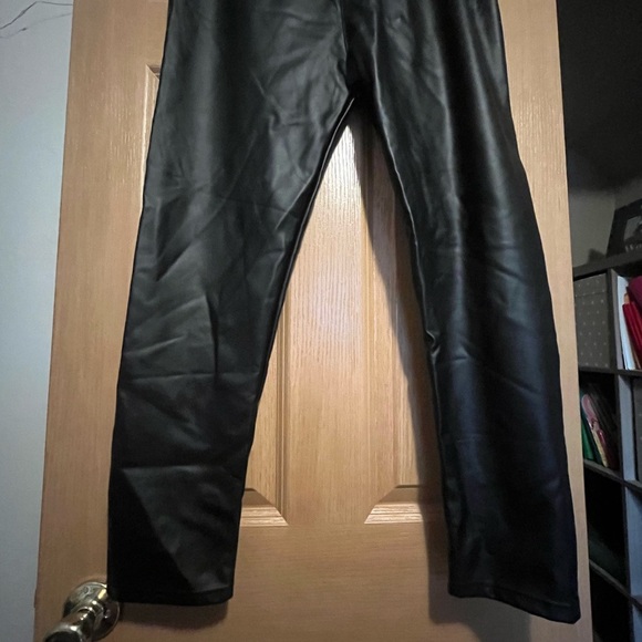 EUC Faux leather leggings - Picture 4 of 5